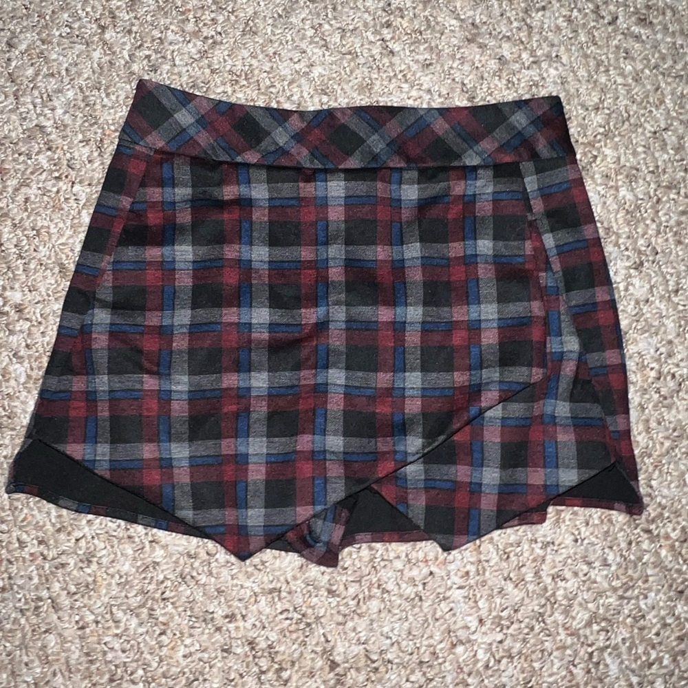 Skirt *built in shorts*